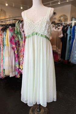 Vintage 1950s/60s Green/White Nylon Gown